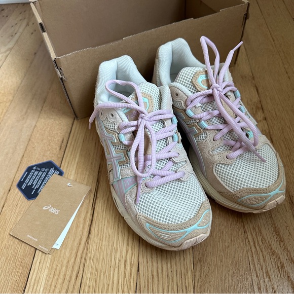 ASICS GEL NIMBUS 9 SNEAKERS IN CREAM AND BARELY ROSE - Picture 3 of 9